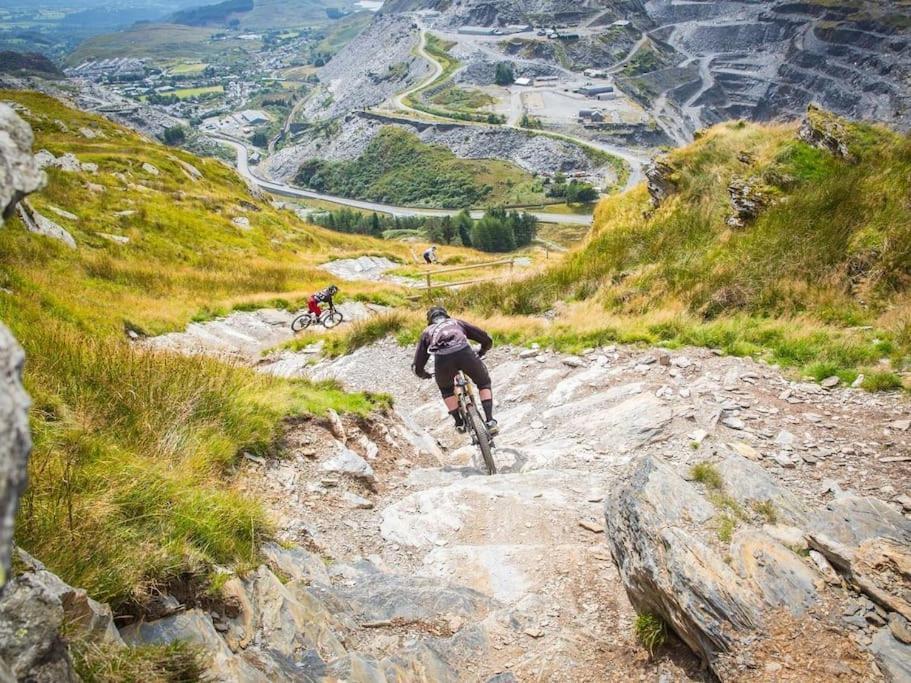 Zipworld Waterfalls Eryri Dogs Welcome 3 Bed Sleeps 5 Blaenau Ffestiniog Kültér fotó