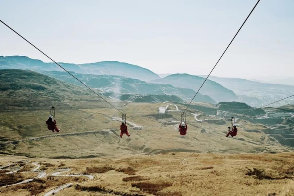 Zipworld Waterfalls Eryri Dogs Welcome 3 Bed Sleeps 5 Blaenau Ffestiniog Kültér fotó